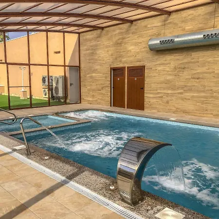 Διαμέρισμα Modern Holiday With Spacious Terrace