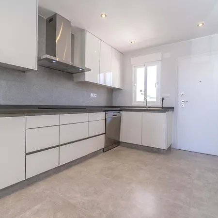 Apartment Modern Holiday With Spacious Terrace *
